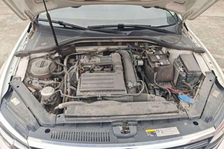 Used Volkswagen Lamando 2019 230TSI DSG Fashion Edition China VI Engine Bay