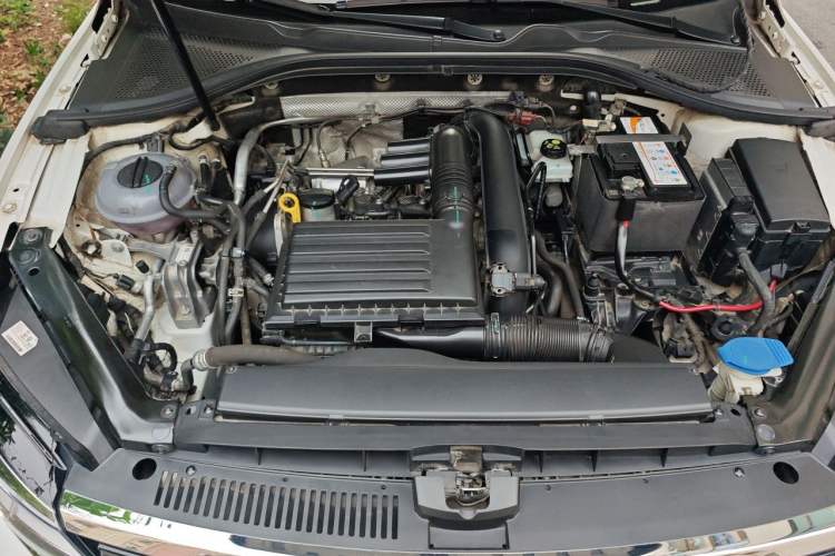 Used Volkswagen Lamando 2019 230TSI DSG Fashion Edition China V Standard Engine Bay
