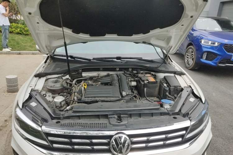 Used Volkswagen Lamando 2019 280TSI DSG Comfort Edition China VI standard Engine Bay