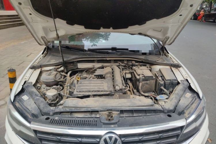 Used Volkswagen Lamando 2019 230TSI DSG Fashion Edition China VI Engine Bay