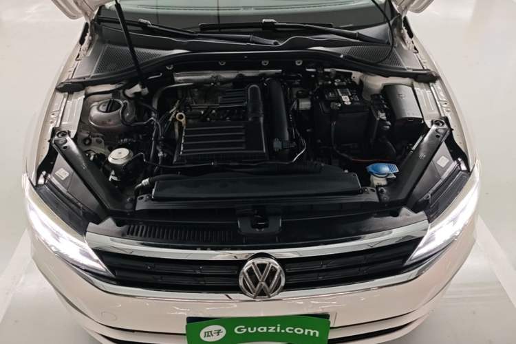 Used Volkswagen Lamando 2019 280TSI DSG Comfort Edition China VI standard Engine Bay