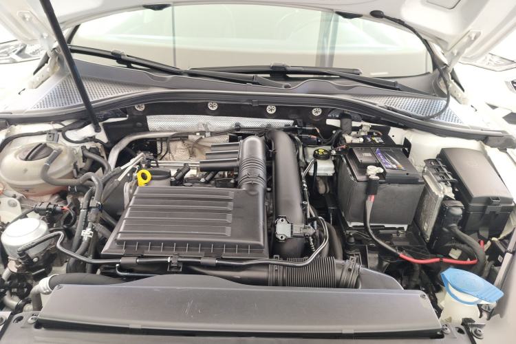 Used Volkswagen Lamando 2019 280TSI DSG Comfort Edition China VI standard Engine Bay