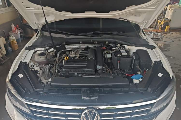 Used Volkswagen Lamando 2019 280TSI DSG Comfort Edition China V Standard Engine Bay