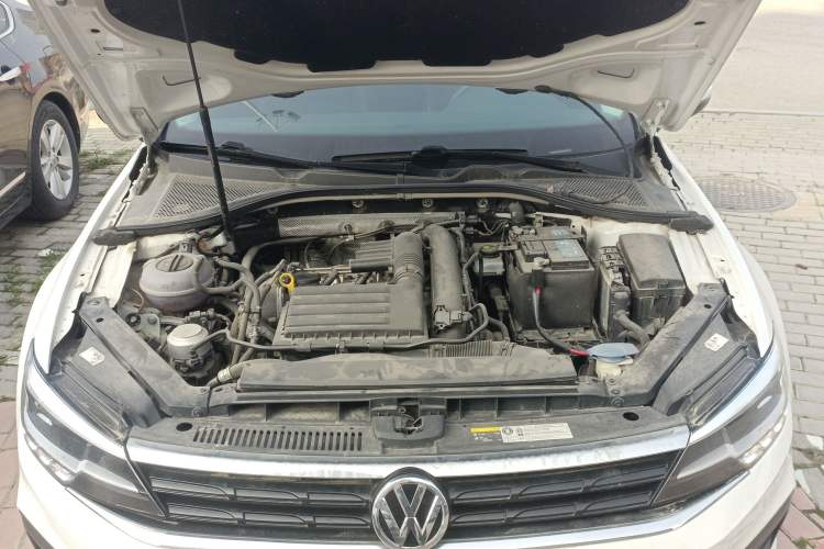 Used Volkswagen Lamando 2019 230TSI DSG Fashion Edition China VI Engine Bay