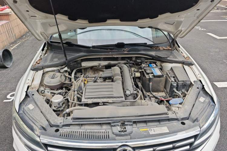 Used Volkswagen Lamando 2019 280TSI DSG Comfort Edition China VI standard Engine Bay