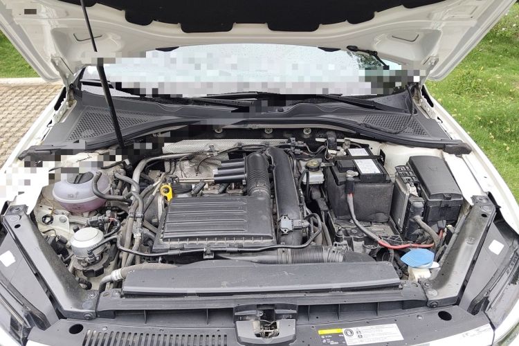Used Volkswagen Lamando 2019 280TSI DSG Comfort Edition China VI standard Engine Bay