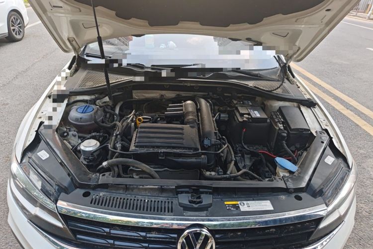 Used Volkswagen Lamando 2019 230TSI DSG Fashion Edition China VI Engine Bay