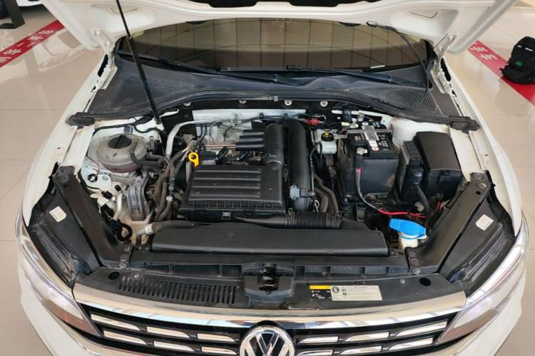 Used Volkswagen Lamando 2019 230TSI DSG Fashion Edition China V Standard Engine Bay