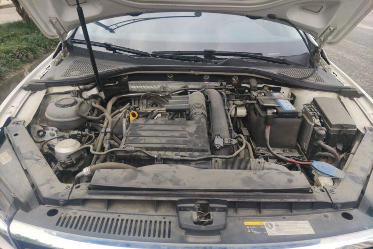 Used Volkswagen Lamando 2019 230TSI DSG Fashion Edition China VI Engine Bay