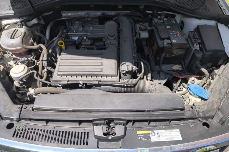 Used Volkswagen Lamando 2019 280TSI DSG Comfort Edition China VI standard Engine Bay