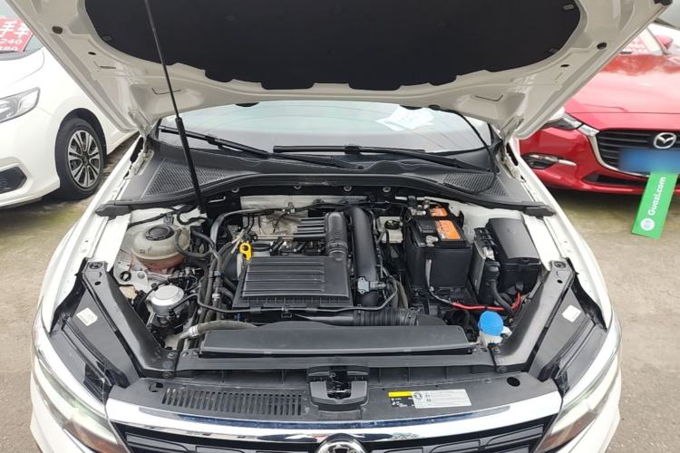 Used Volkswagen Lamando 2019 230TSI DSG Fashion Edition China VI Engine Bay
