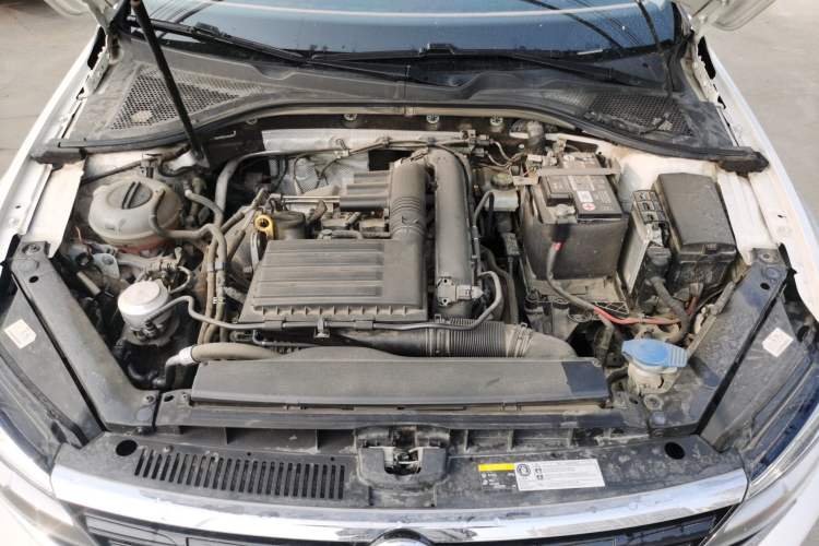 Used Volkswagen Lamando 2019 230TSI DSG Fashion Edition China VI Engine Bay