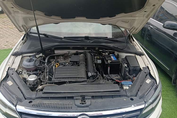 Used Volkswagen Lamando 2019 230TSI DSG Fashion Edition China VI Engine Bay