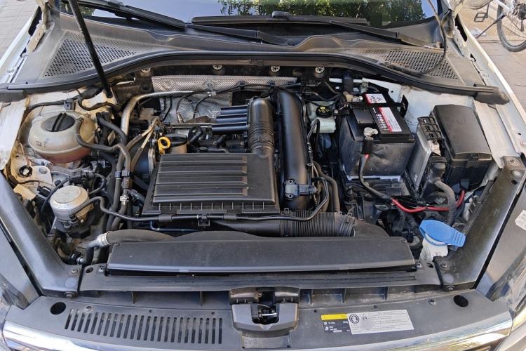 Used Volkswagen Lamando 2019 230TSI DSG Fashion Edition China VI Engine Bay