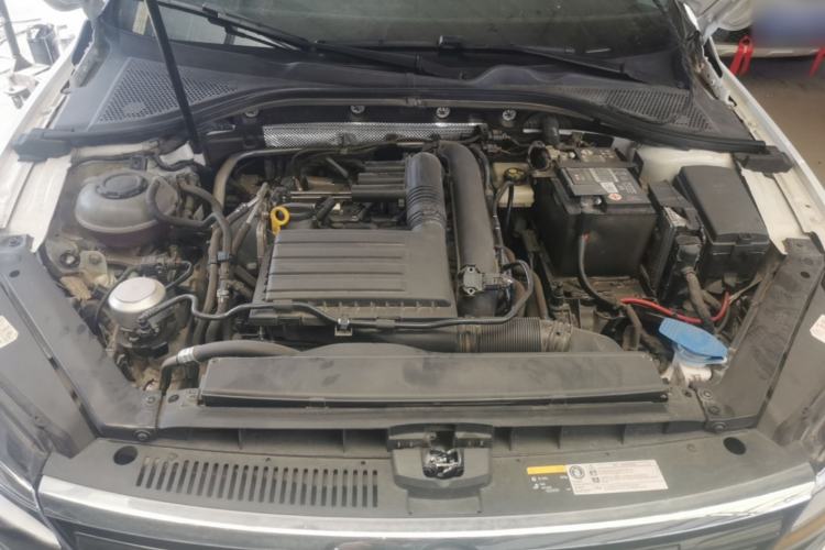 Used Volkswagen Lamando 2019 230TSI DSG Fashion Edition China VI Engine Bay