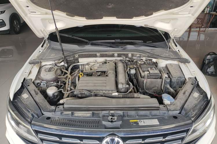 Used Volkswagen Lamando 2019 280TSI DSG Comfort Edition China VI standard Engine Bay