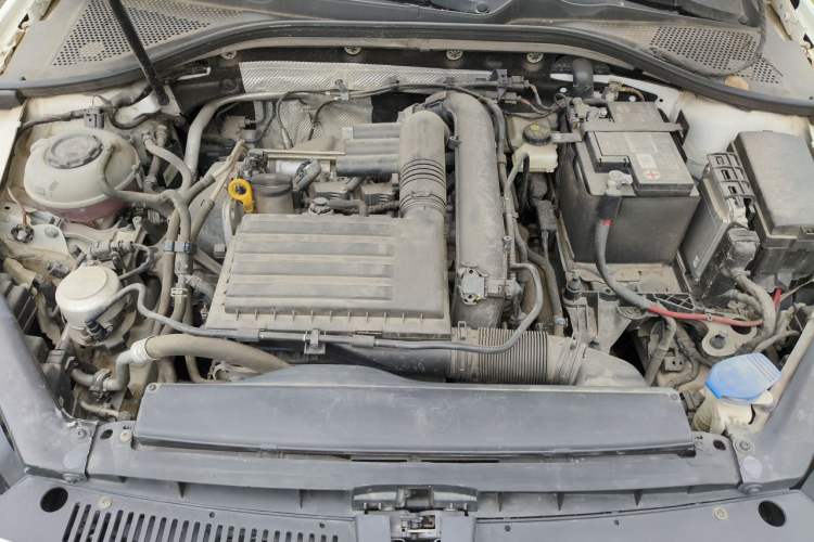 Used Volkswagen Lamando 2019 230TSI DSG Fashion Edition China VI Engine Bay