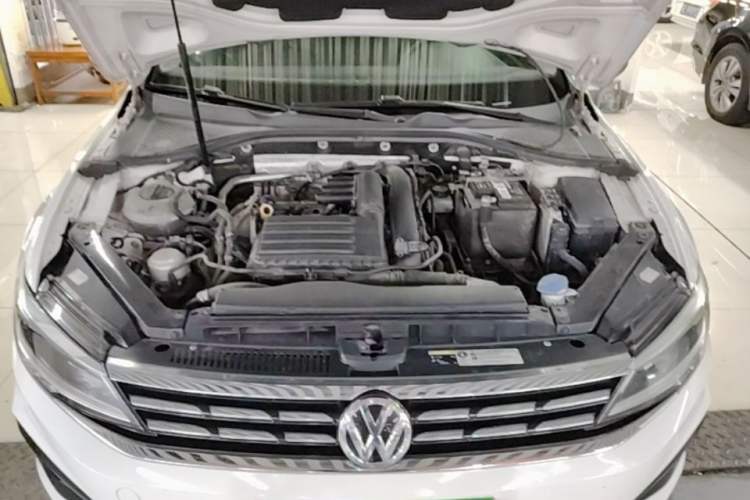 Used Volkswagen Lamando 2019 280TSI DSG Comfort Edition China VI standard Engine Bay