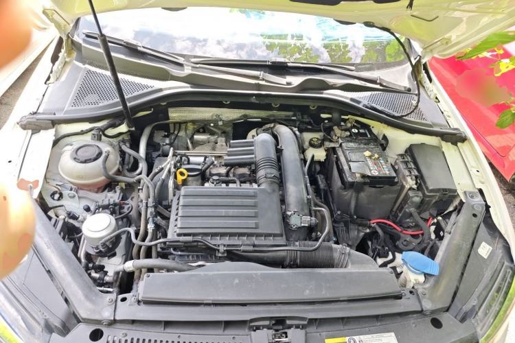 Used Volkswagen Lamando 2019 280TSI DSG Comfort Edition China VI standard Engine Bay