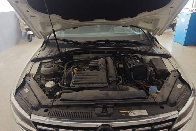 Used Volkswagen Lamando 2019 280TSI DSG Comfort Edition China VI standard Engine Bay