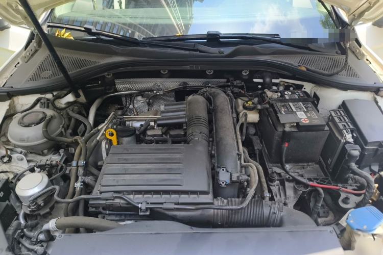 Used Volkswagen Lamando 2019 280TSI DSG Comfort Edition China VI standard Engine Bay