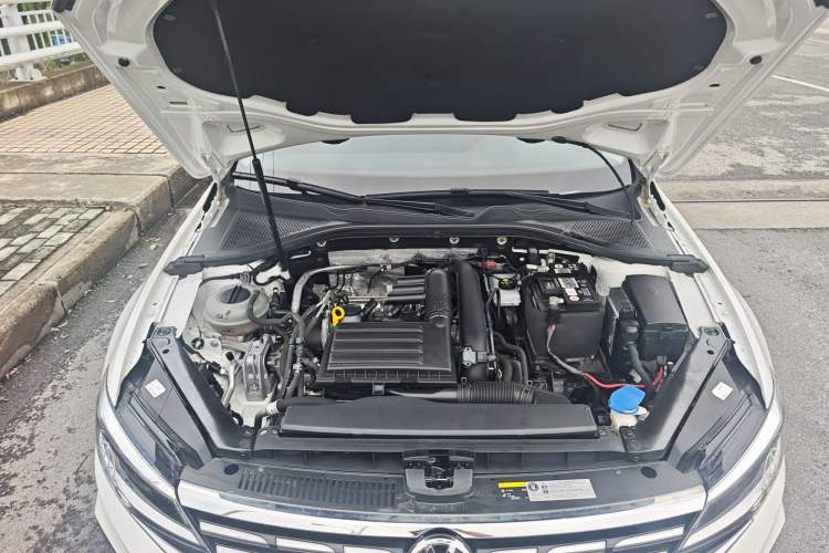 Used Volkswagen Lamando 2019 280TSI DSG Comfort Edition China V Standard Engine Bay