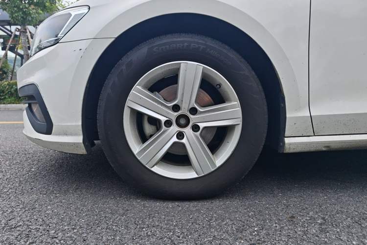 Used Volkswagen Lamando 2019 230TSI DSG Fashion Edition China VI Exterior 5