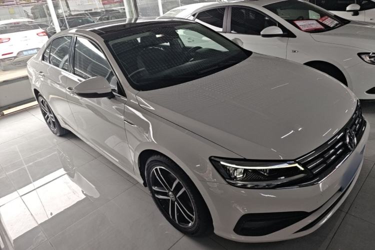 Used Volkswagen Lamando 2019 280TSI DSG Comfort Edition China V Standard Front Right 45 Deg
