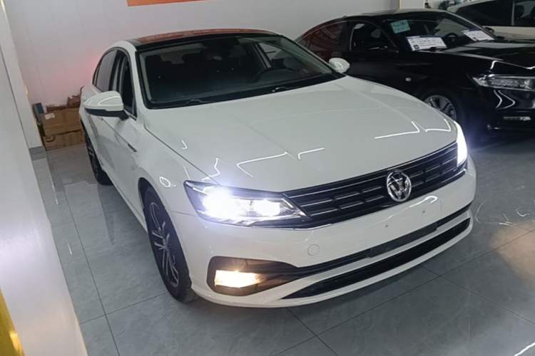 Used Volkswagen Lamando 2019 280TSI DSG Comfort Edition China V Standard Front Right 45 Deg