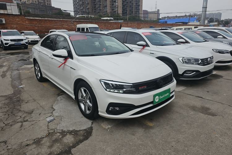 Used Volkswagen Lamando 2019 230TSI DSG Fashion Edition China VI Front Right 45 Deg