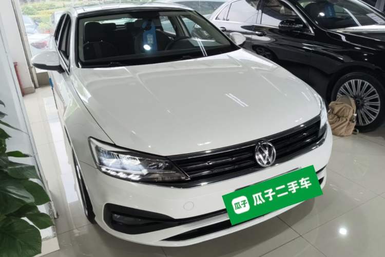 Used Volkswagen Lamando 2019 230TSI DSG Fashion Edition China V Standard Front Right 45 Deg
