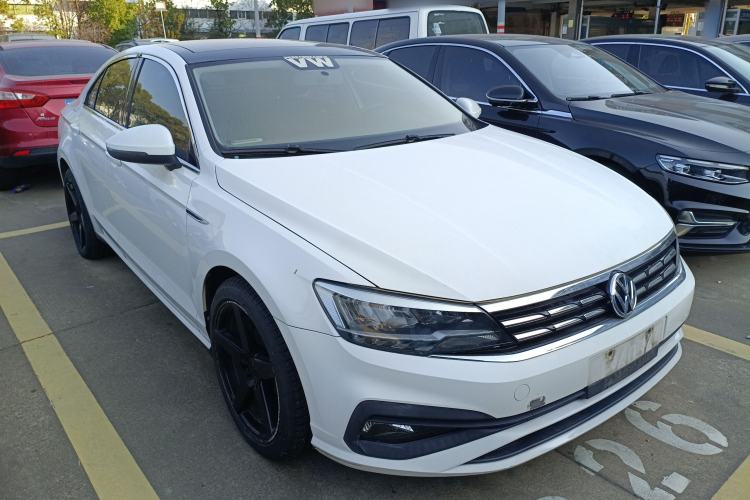 Used Volkswagen Lamando 2019 230TSI DSG Fashion Edition China V Standard Front Right 45 Deg