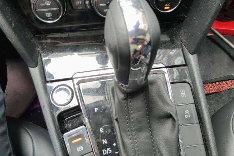 Used Volkswagen Lamando 2019 280TSI DSG Comfort Edition China VI standard Gear Lever