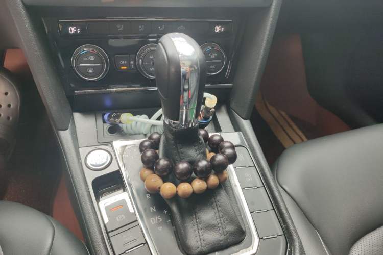 Used Volkswagen Lamando 2019 280TSI DSG Comfort Edition China VI standard Gear Lever