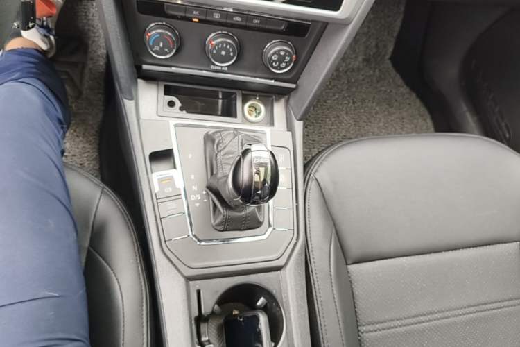 Used Volkswagen Lamando 2019 230TSI DSG Vision Edition China VI Standard Gear Lever