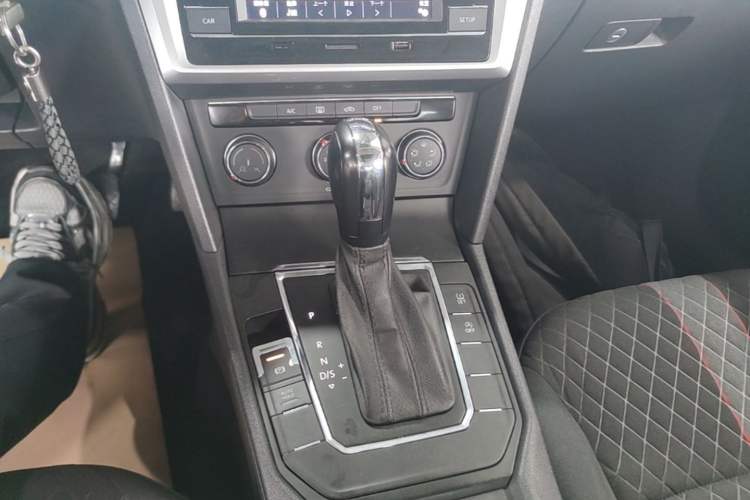 Used Volkswagen Lamando 2019 230TSI DSG Fashion Edition China V Standard Gear Lever