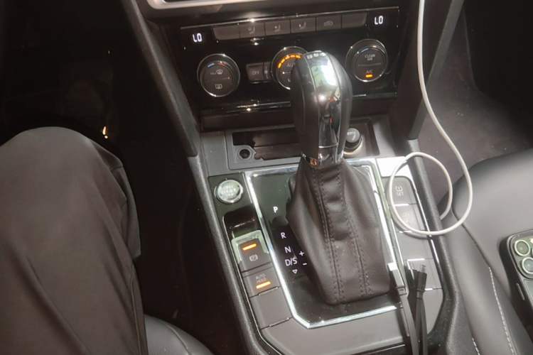 Used Volkswagen Lamando 2019 280TSI DSG Comfort Edition China VI standard Gear Lever