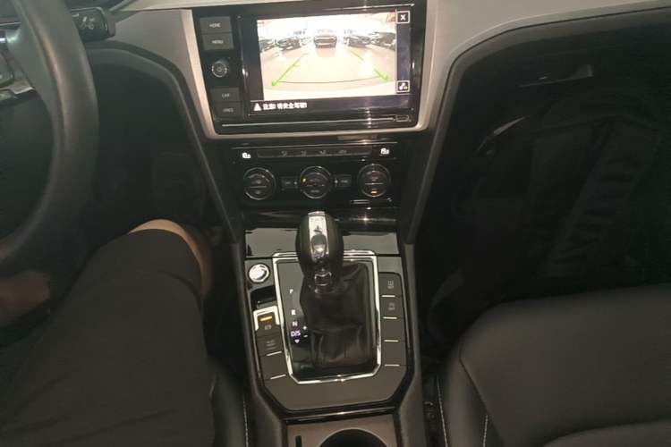 Used Volkswagen Lamando 2019 280TSI DSG Comfort Edition China VI standard Gear Lever