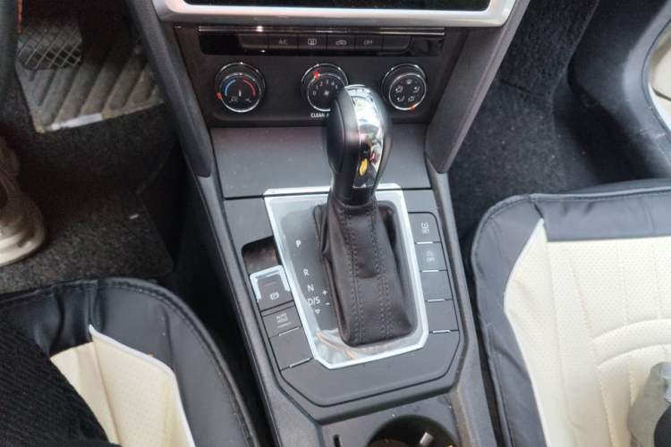 Used Volkswagen Lamando 2019 230TSI DSG Fashion Edition China VI Gear Lever
