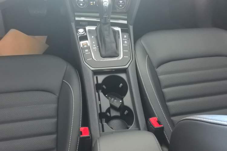 Used Volkswagen Lamando 2019 280TSI DSG Comfort Edition China VI standard Gear Lever