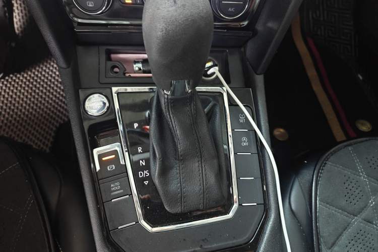 Used Volkswagen Lamando 2019 280TSI DSG Comfort Edition China VI standard Gear Lever
