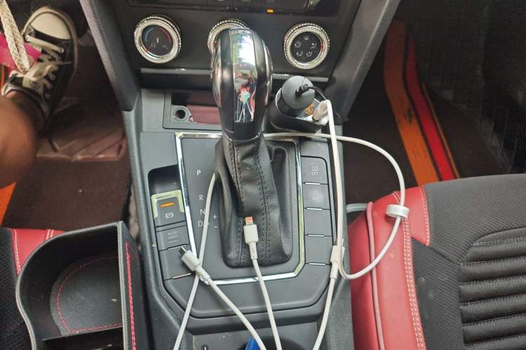 Used Volkswagen Lamando 2019 230TSI DSG Fashion Edition China V Standard Gear Lever