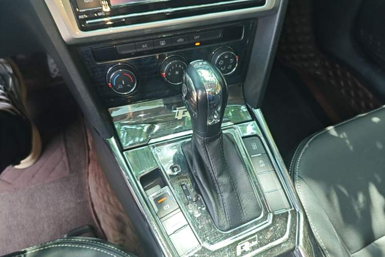 Used Volkswagen Lamando 2019 230TSI DSG Vision Edition China VI Standard Gear Lever