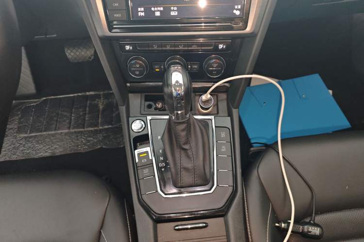 Used Volkswagen Lamando 2019 280TSI DSG Comfort Edition China VI standard Gear Lever