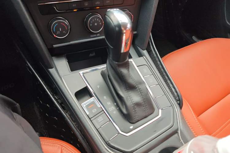 Used Volkswagen Lamando 2019 230TSI DSG Fashion Edition China VI Gear Lever