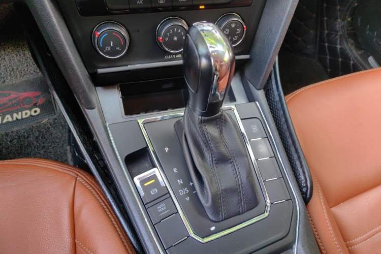 Used Volkswagen Lamando 2019 230TSI DSG Fashion Edition China VI Gear Lever