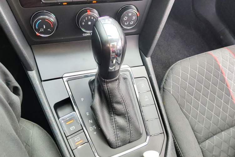 Used Volkswagen Lamando 2019 230TSI DSG Vision Edition China VI Standard Gear Lever