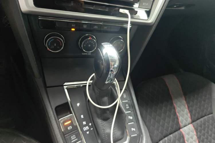 Used Volkswagen Lamando 2019 230TSI DSG Vision Edition China VI Standard Gear Lever