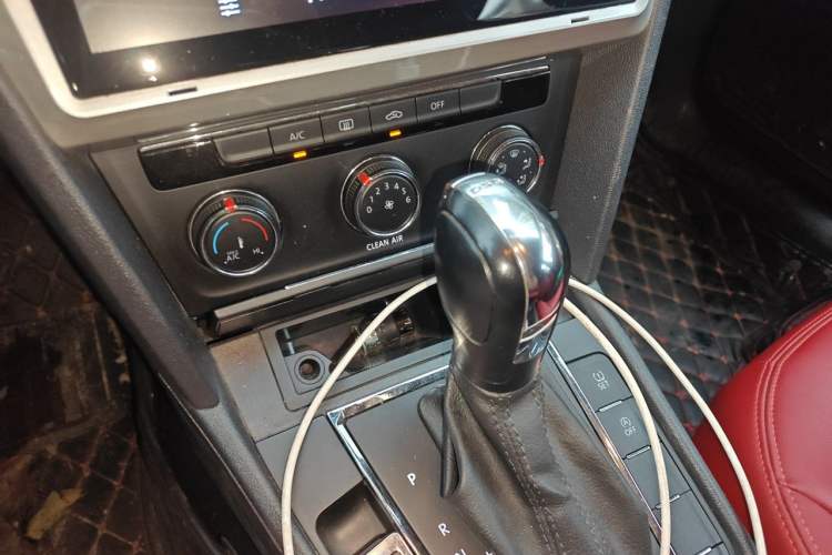 Used Volkswagen Lamando 2019 230TSI DSG Fashion Edition China VI Gear Lever