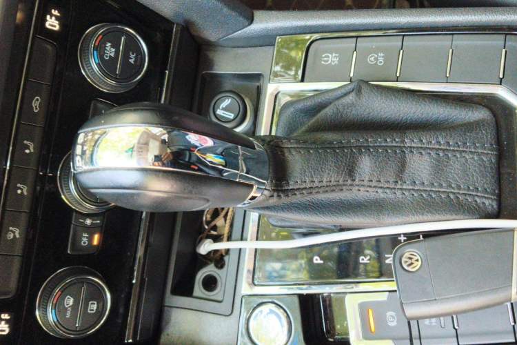 Used Volkswagen Lamando 2019 280TSI DSG Comfort Edition China VI standard Gear Lever